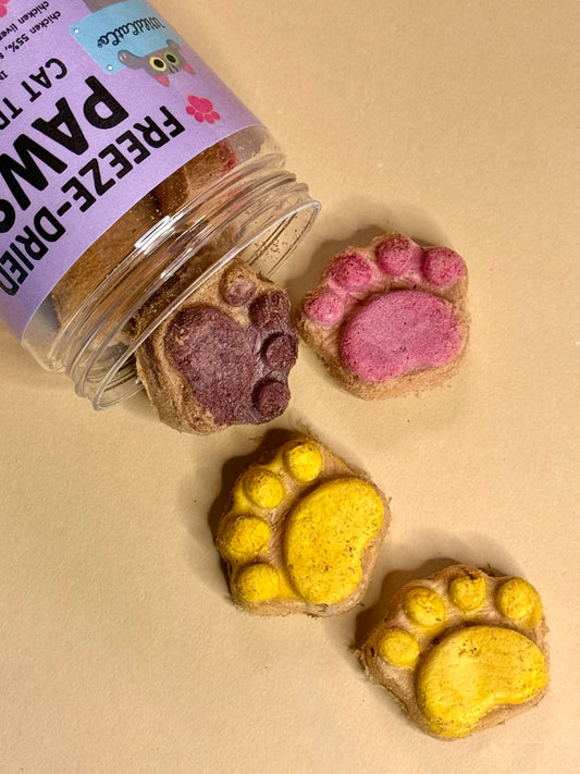 Freeze dried chicken paws