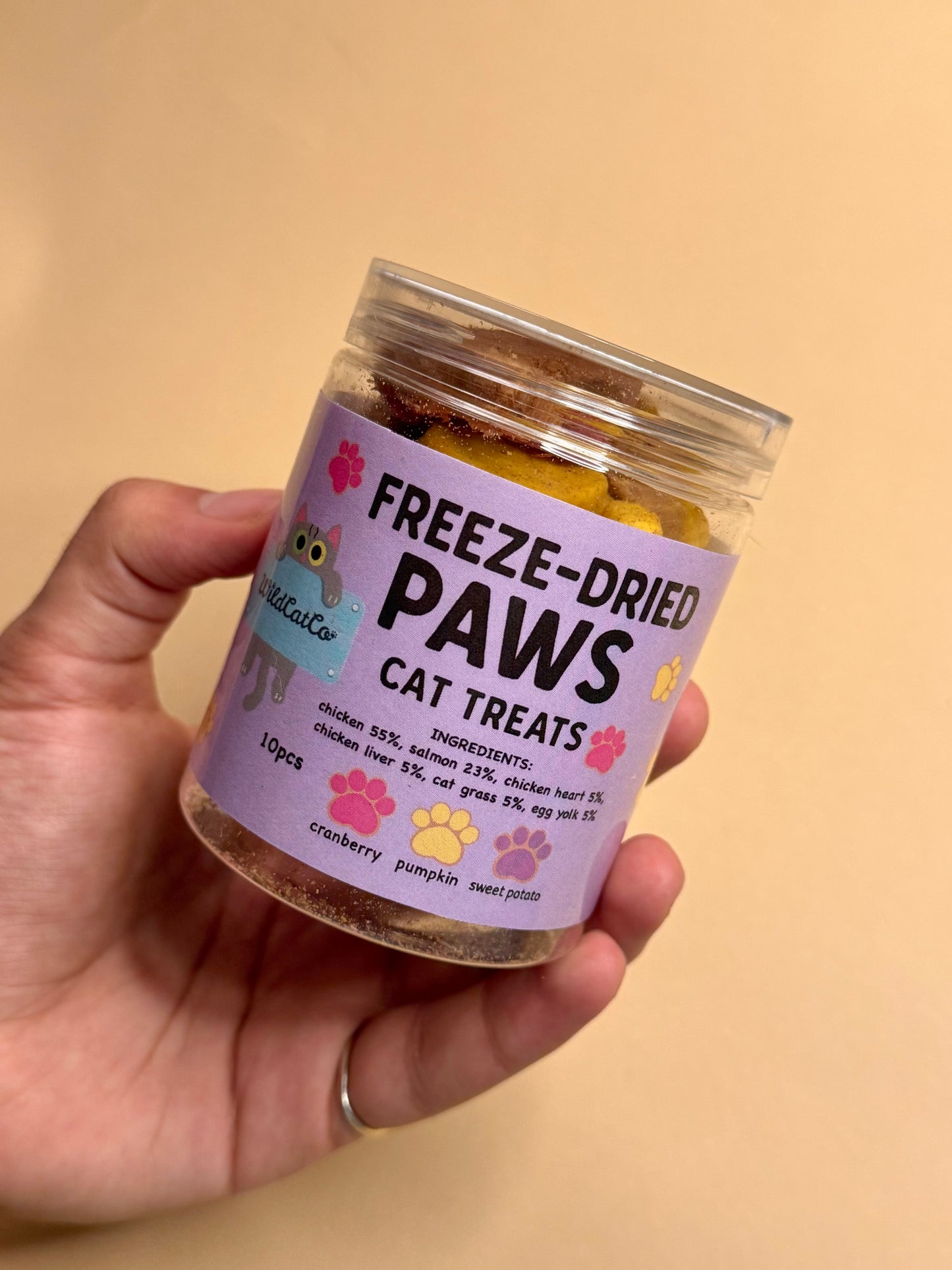 Freeze dried chicken paws
